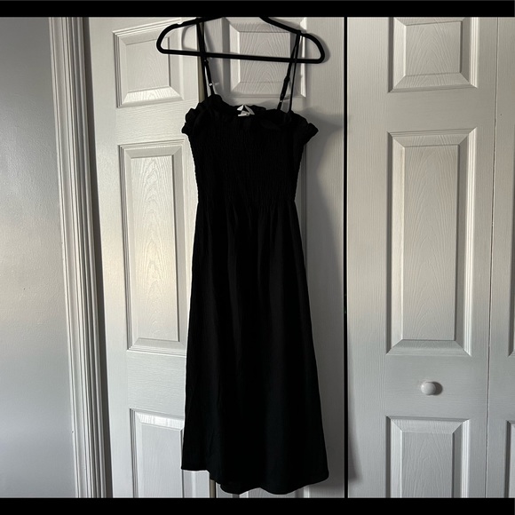 H&M Dresses & Skirts - H&M Black Spaghetti Strap MIDI Dress (Large)